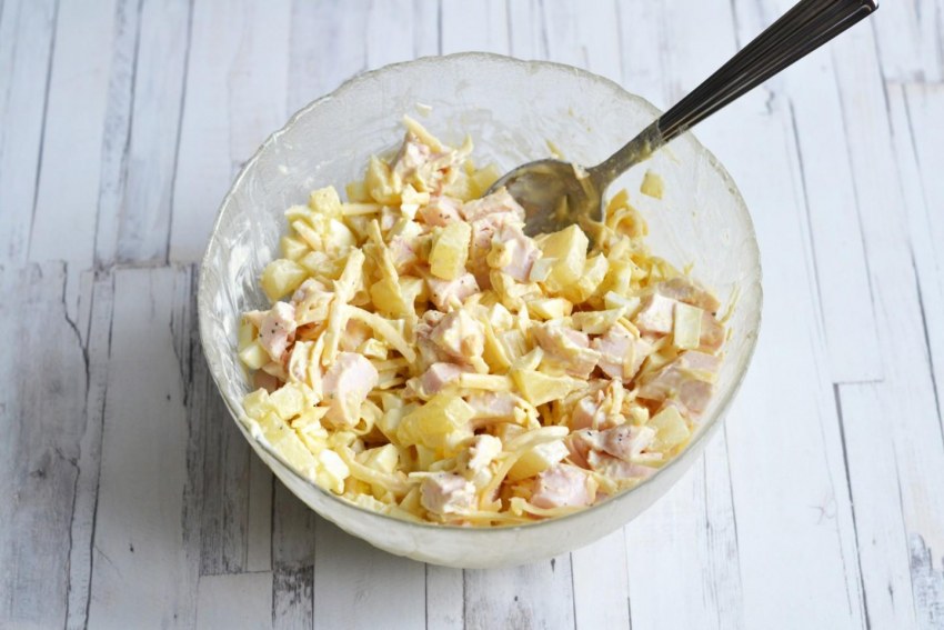 Салат ананас курица сыр