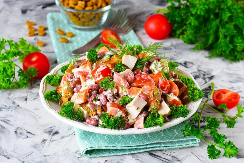 Салат Бонапарт с курицей и грибами