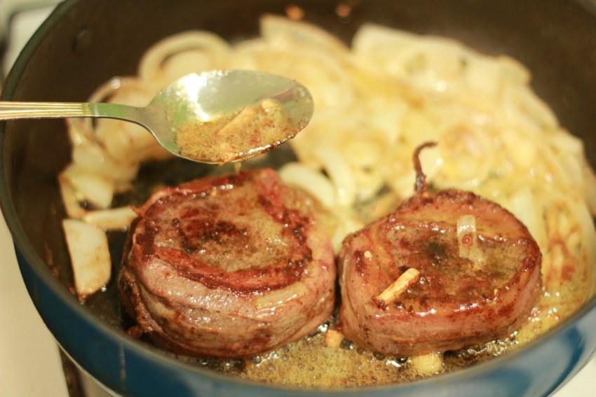 Медальоны из мяса