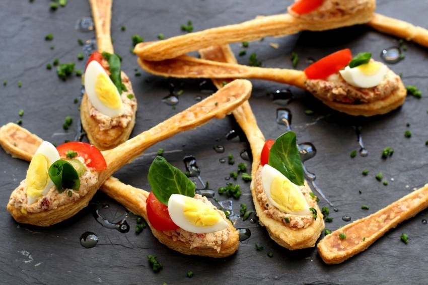 Канапе с мясным паштетом