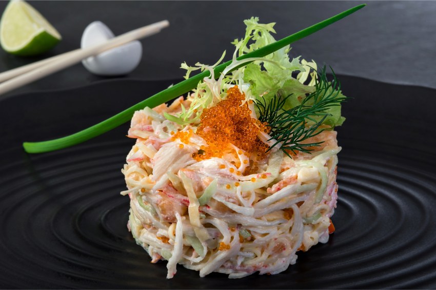 Салат с крабом высокая кухня