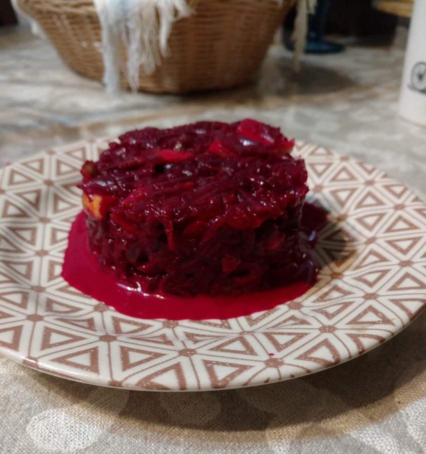 Свекольный салат с грецкими орехами