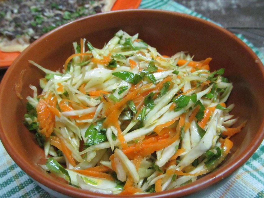 Витаминный (капуста, перец, огурец, морковь) 100г - 35р
