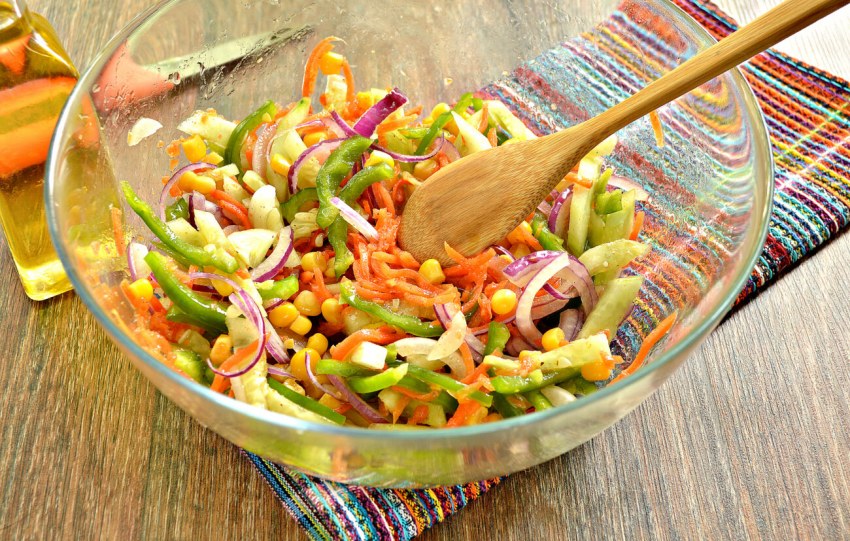 Салат перец кукуруза огурец