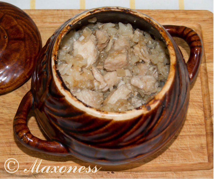 Рис в горшочках в духовке с мясом