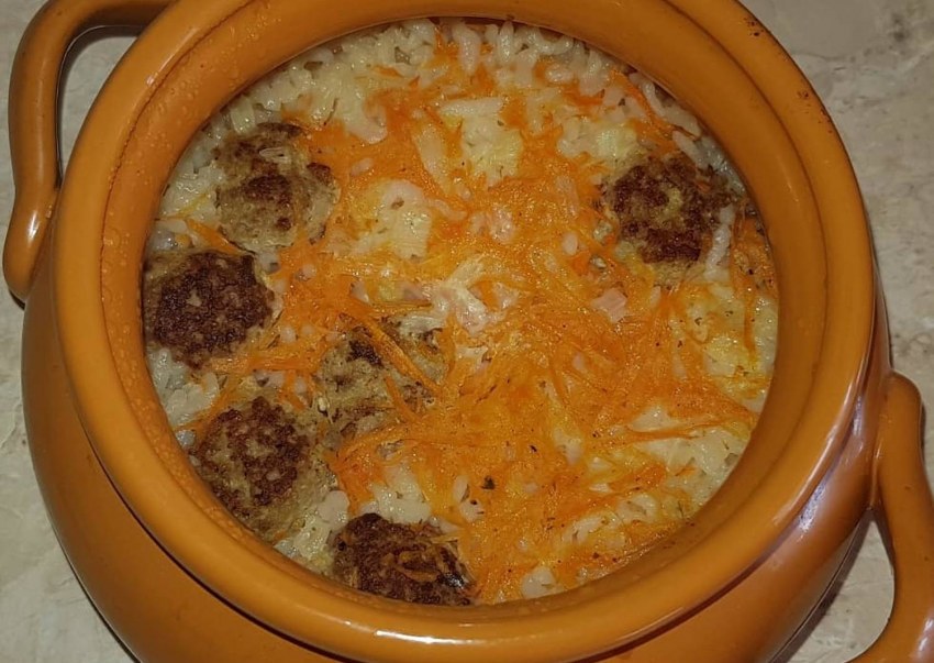 Фарш в горшочках с рисом в духовке