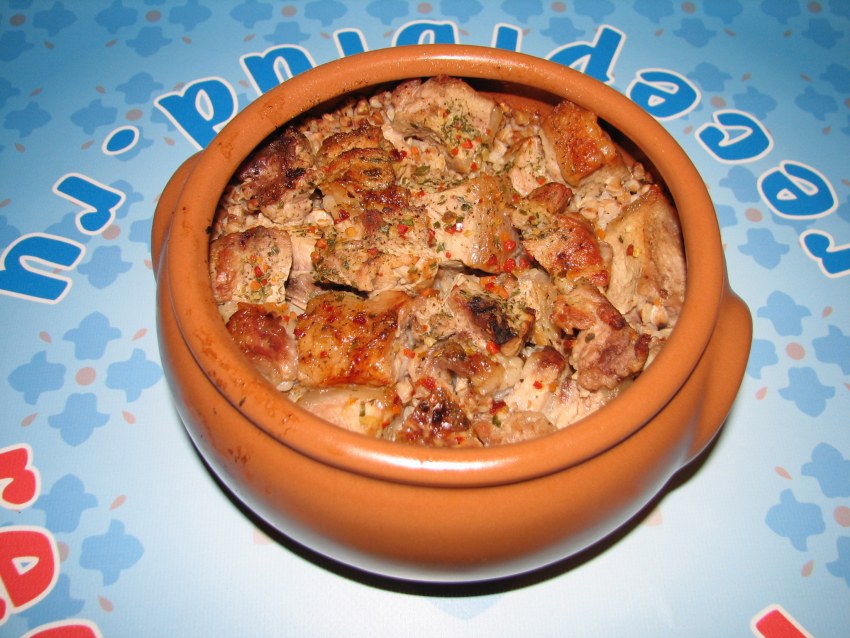 Горшочки с мясом и картофелем