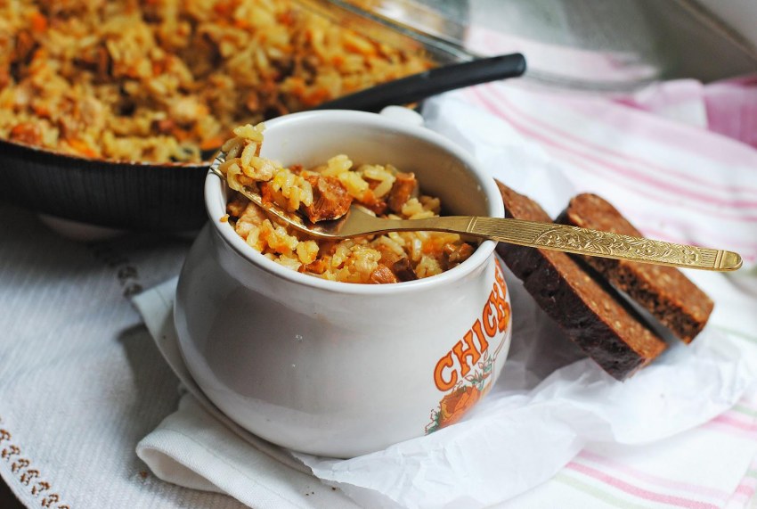 Куриный плов в горшочках
