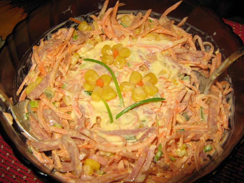 Салат из копчёной курицы с корейской морковкой