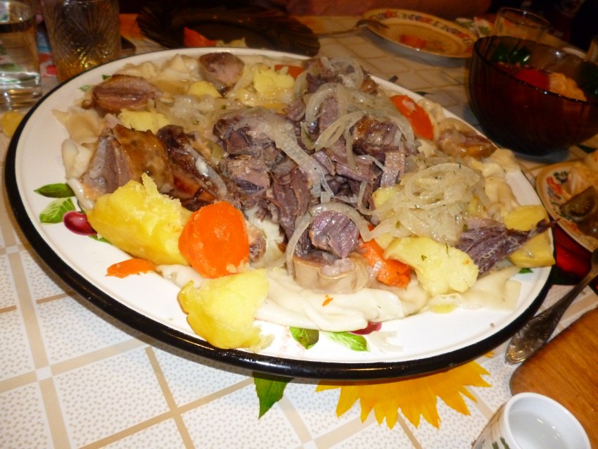 Дастархан бешбармак баурсаки