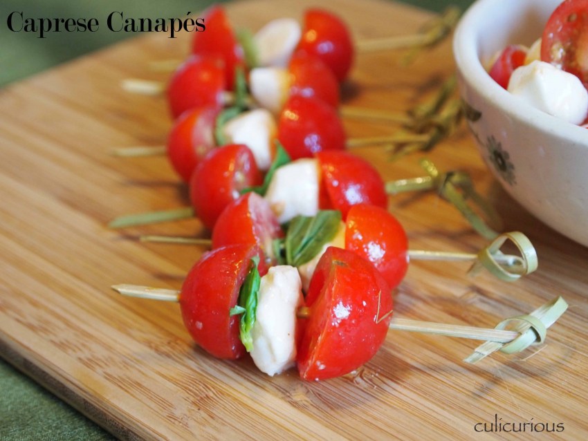 Канапе моцарелла с черри и маслинами