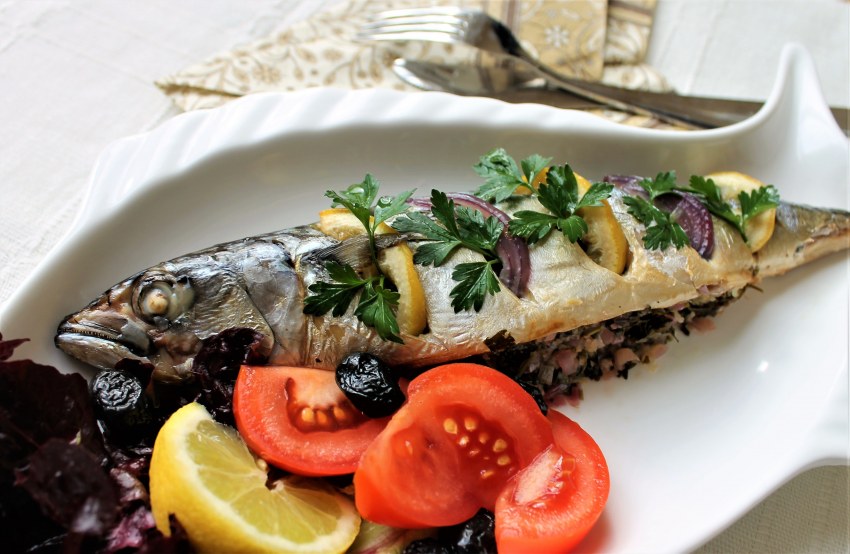 Сазан, фаршированный грибами