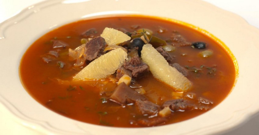 Солянка мясная на сковороде