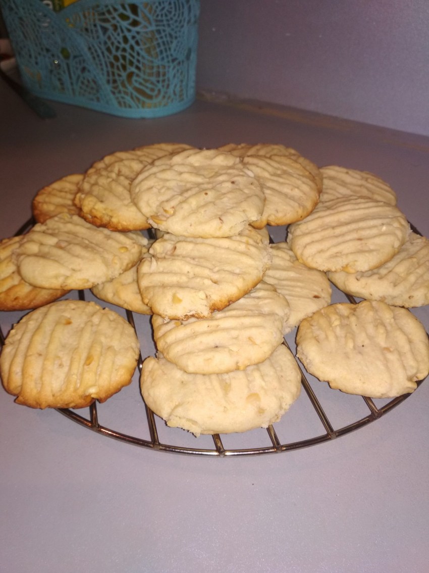 Хлебное кольцо с орешками