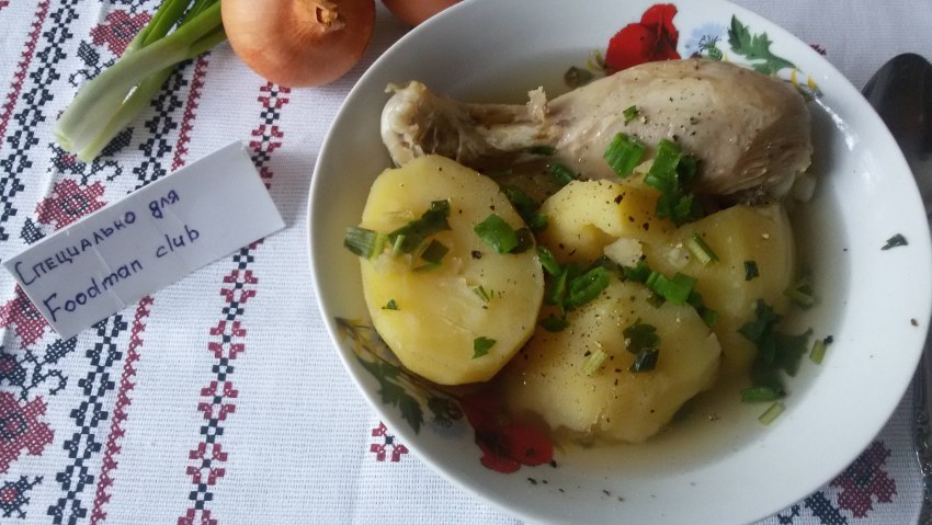 Вареная курица целиком