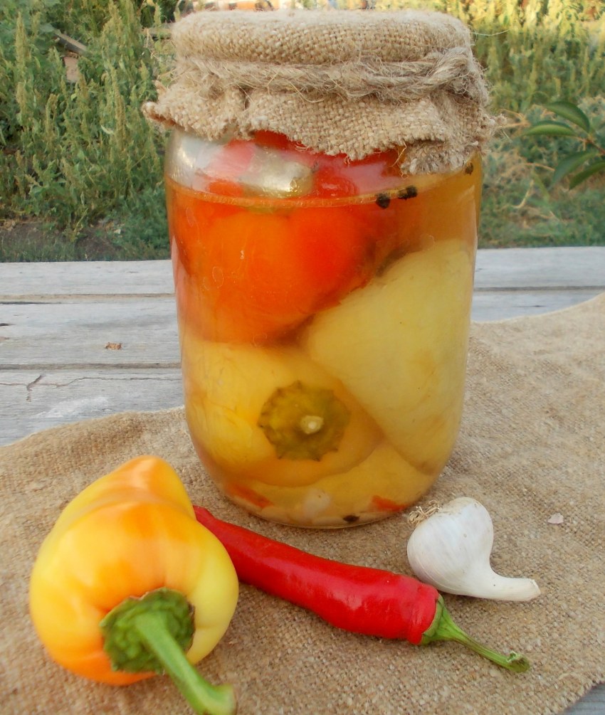 Перец фаршированный овощами по-болгарски