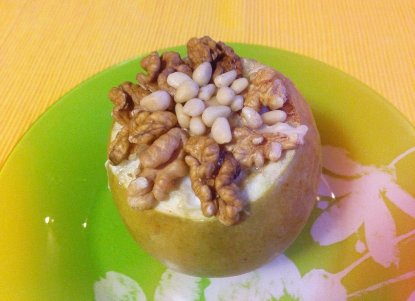 Яблоки запеченные с овсянкой и творогом