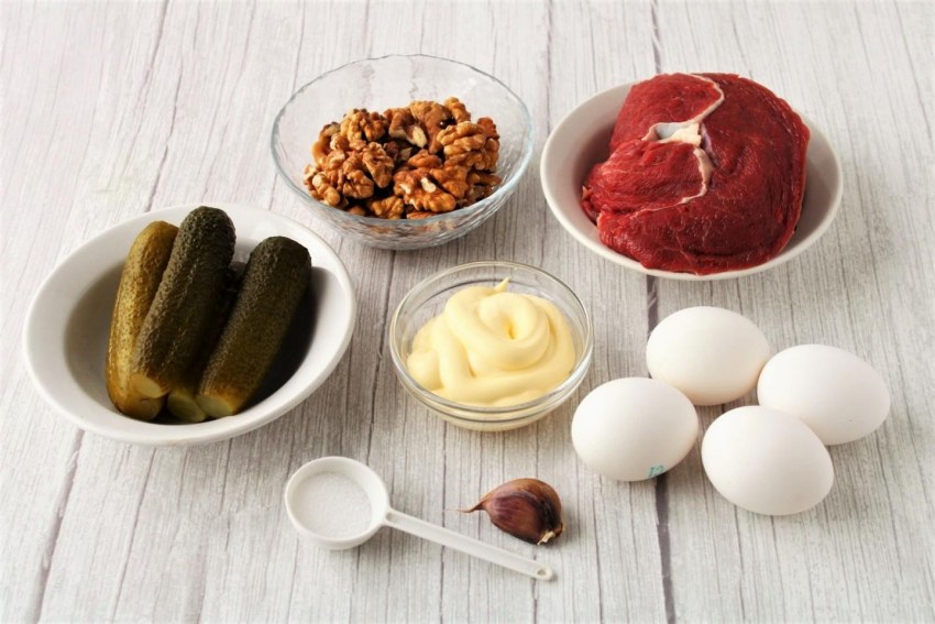 Салат мясной