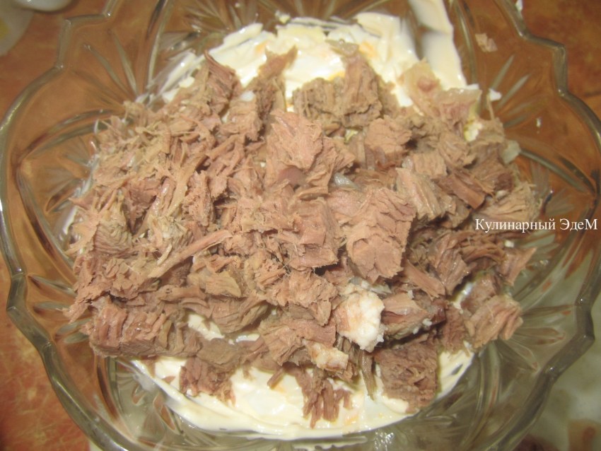 Слоеный салат с корейской морковью
