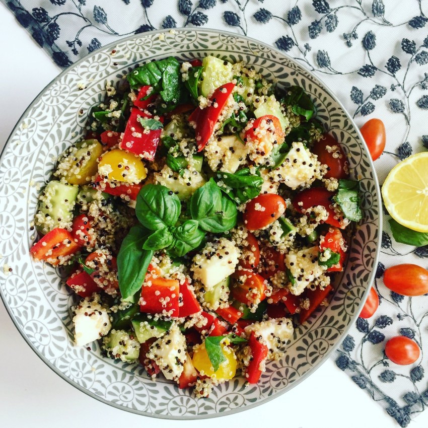 Салат из белой фасоли и киноа