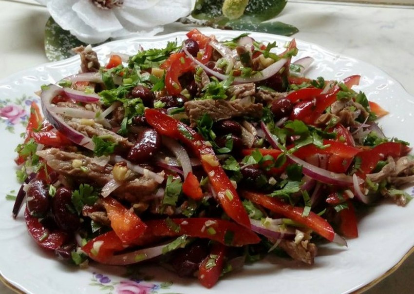 Салат с курицей