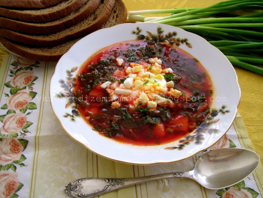 Борщ со щавелем и свеклой