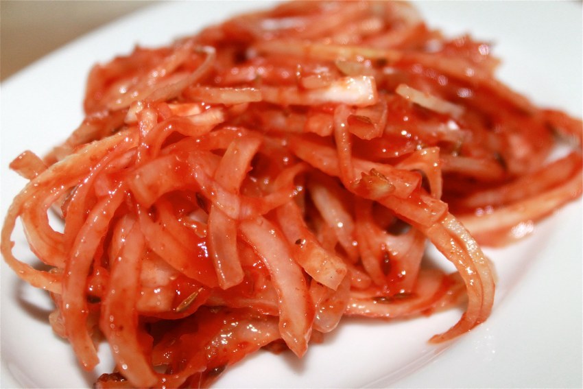 Салат из красного лука