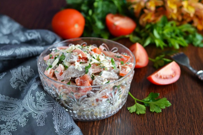 Салат из маринованного лука