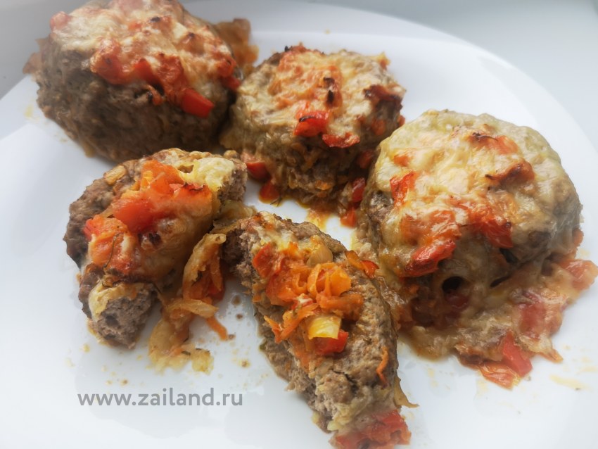 Котлеты с помидорами и сыром в духовке