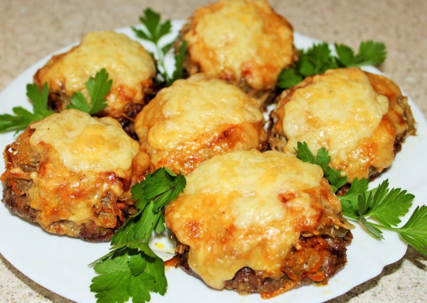 Из куриного фарша в духовке