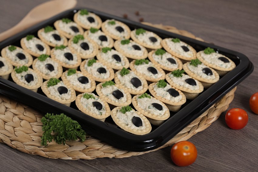 Тарталетки с ананасом сыром и чесноком