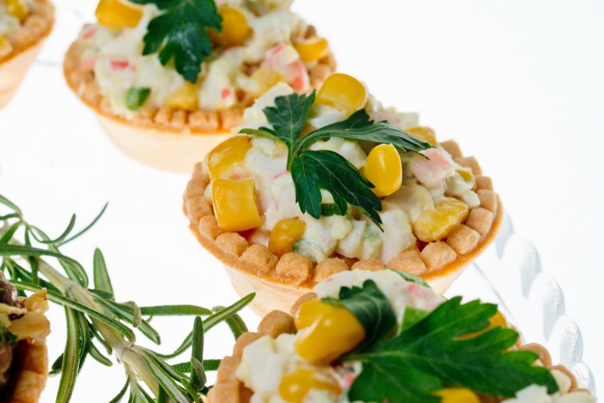 Тарталетки с курицей и грибами
