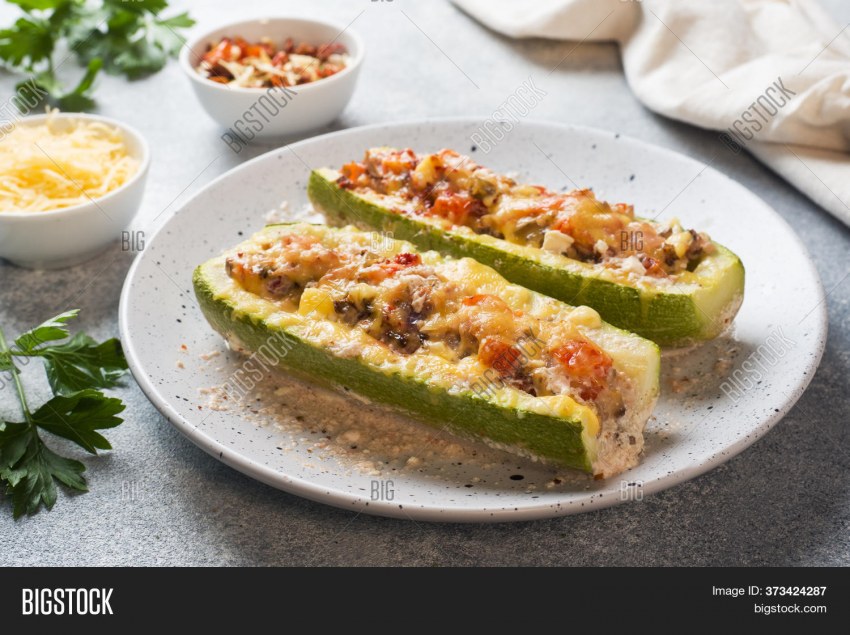 Лодочки из кабачков с начинкой