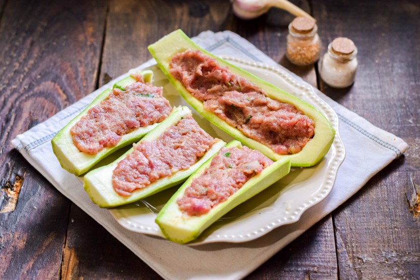 Лодочки из кабачков с фаршем