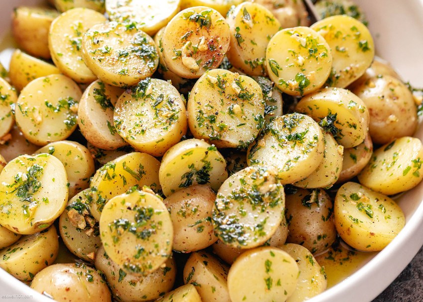 Жареный молодой картофель