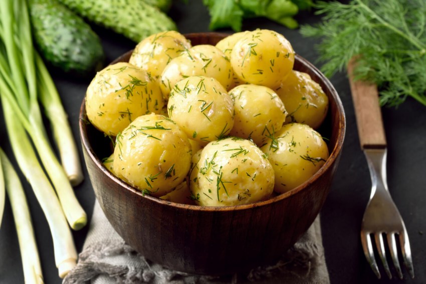 Отварной картофель с мясом