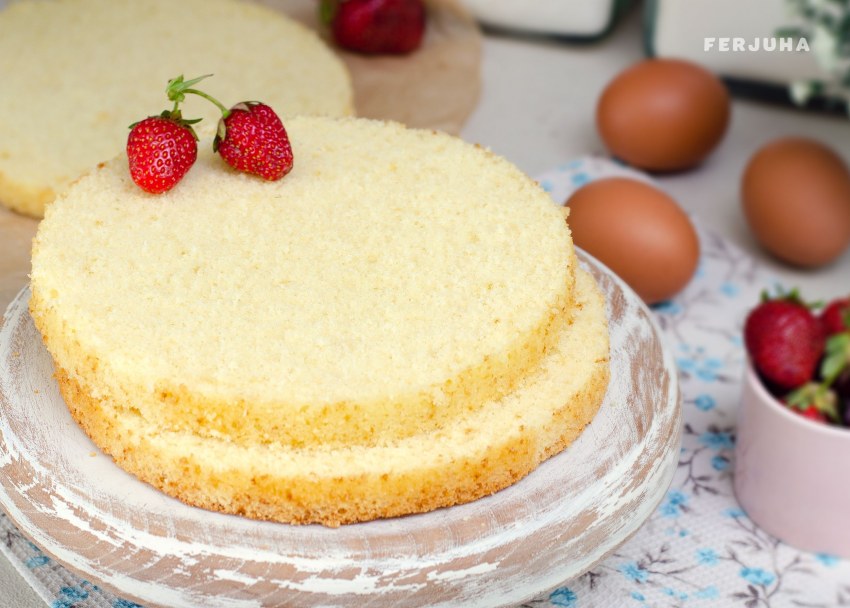 Торт с разноцветными коржами