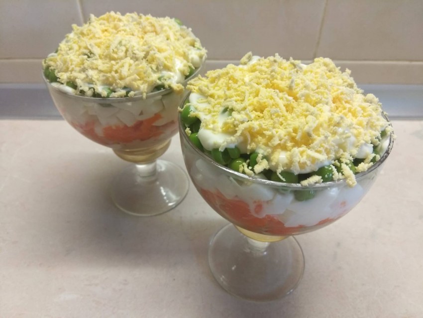 Салат из печени трески с яйцом