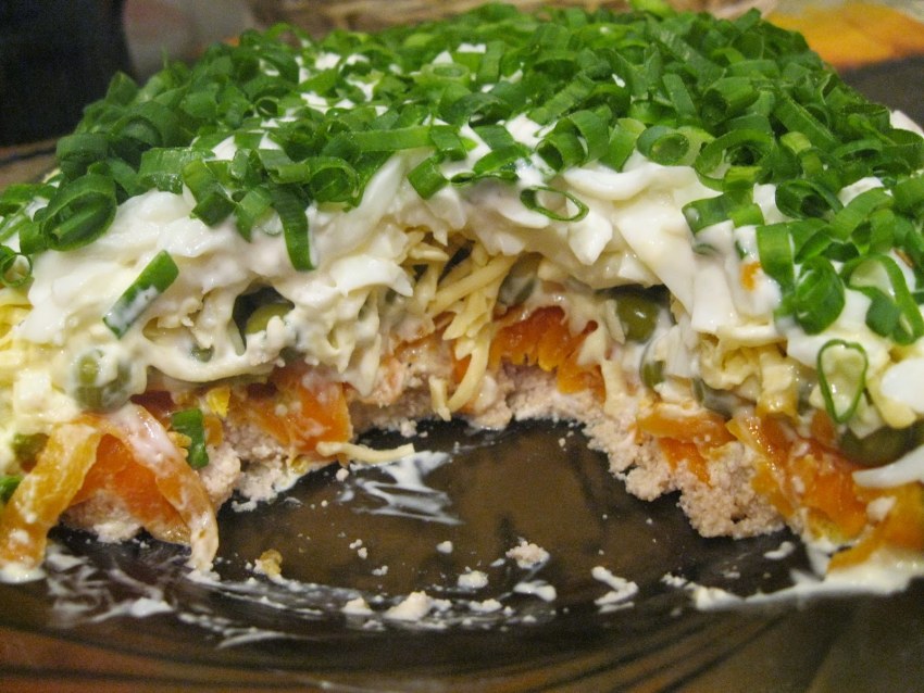 Салат Мимоза с рыбными консервами и рисом