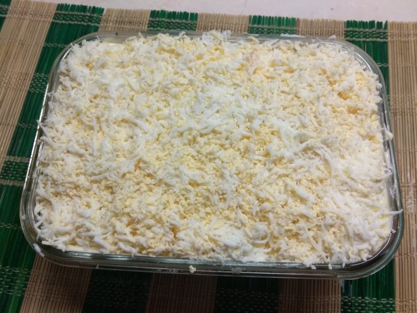 Салат из печени трески с огурцом