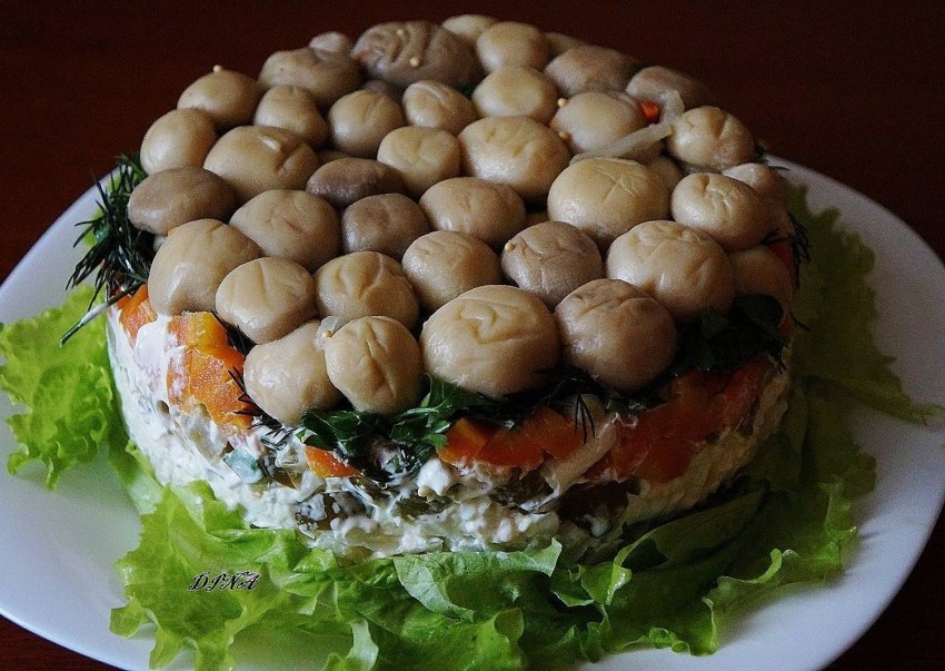 Салат грибная Поляна с шампиньонами