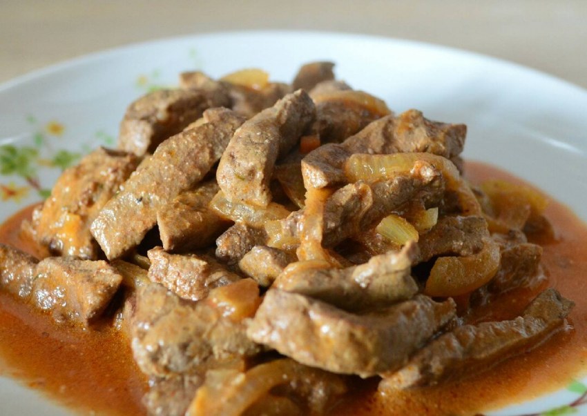 Печень куриная в сметанном соусе