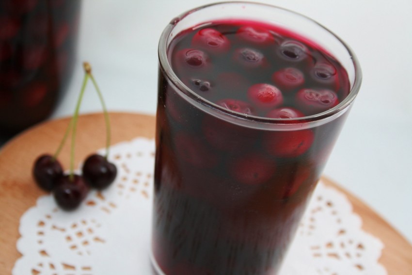 Компот из черешни