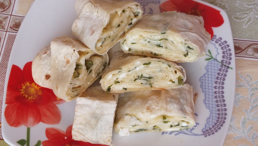 Лаваш с творогом и зеленью