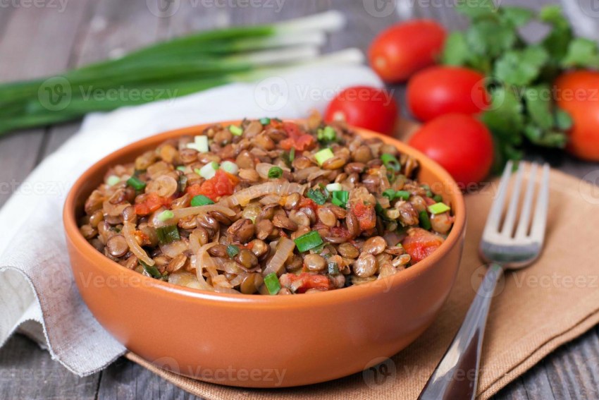 Красная чечевица с овощами