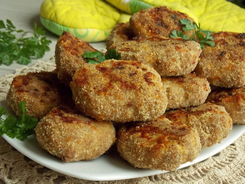 Котлеты мясные с овсяными хлопьями