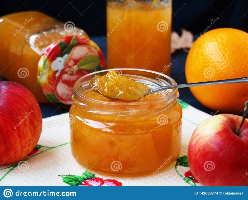 Яблочное варенье с корицей