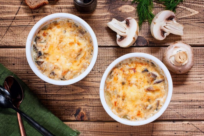 Жульен с курицей и грибами классический