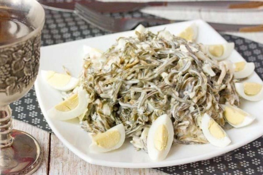 Морская капуста с яйцом