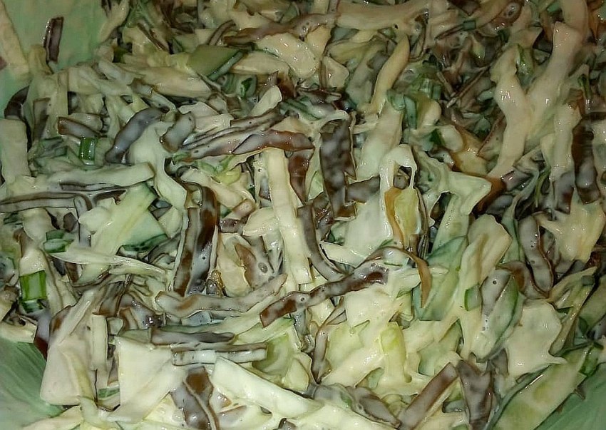 Салат с морской капустой и огурцом